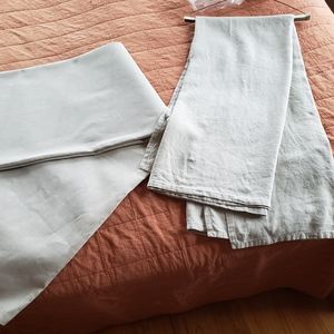 Threshold Linen tablecloths